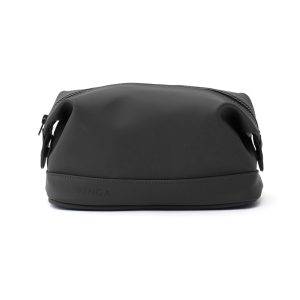 A toiletry bag that is not only practical and handy, personnalisable – réf. VG042-03