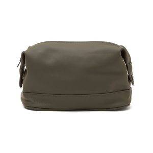 A toiletry bag that is not only practical and handy, personnalisable