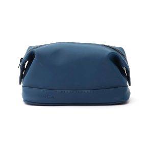 A toiletry bag that is not only practical and handy, personnalisable – réf. VG042-11