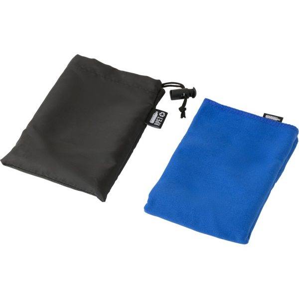 Serviette en RPET bleu personnalisable avec logo